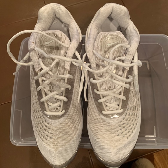 Nikes - Picture 4 of 6